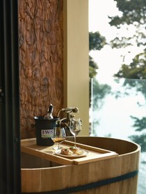 Cliff Lanta Suite