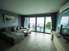 Cliff Lanta Suite