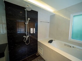 Cliff Lanta Suite