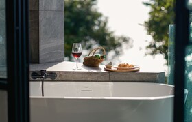 Cliff Lanta Suite