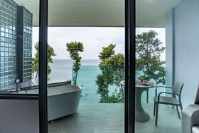 Cliff Lanta Suite