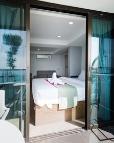 Cliff Lanta Suite