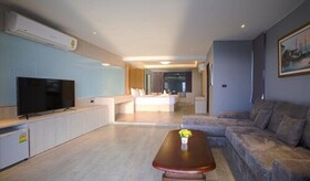 Cliff Lanta Suite