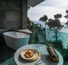 Cliff Lanta Suite