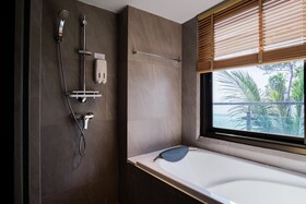 Cliff Lanta Suite