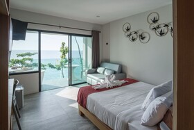 Cliff Lanta Suite
