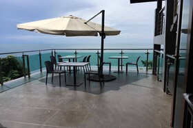 Cliff Lanta Suite
