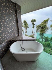 Cliff Lanta Suite