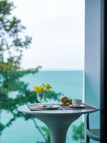 Cliff Lanta Suite