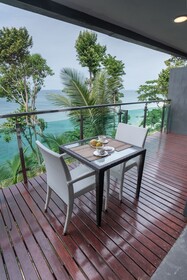 Cliff Lanta Suite