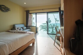 Cliff Lanta Suite