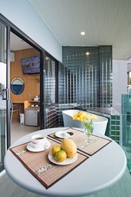 Cliff Lanta Suite