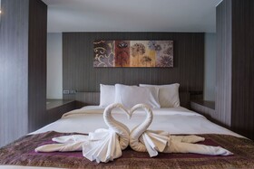 Cliff Lanta Suite