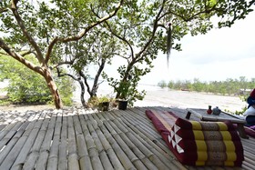 Deep House Seaview