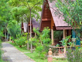 Kaw Kwang Beach Resort