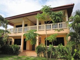 Lanta Bee Garden Resort