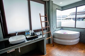 Lanta Corner Resort
