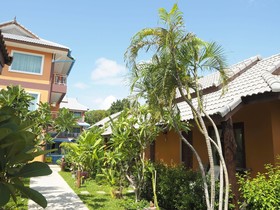 Lanta Fevrier Resort