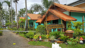 Lanta L.D. Beach Bungalows