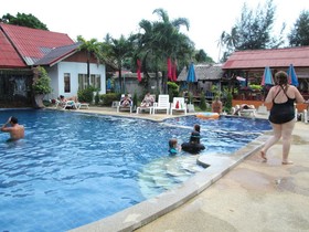 Lanta New Beach Bungalows