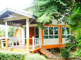 Lanta Palm Beach Resort