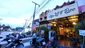 Let It Bee Econo Hostel