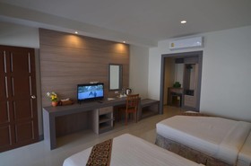Nakara Long Beach Resort