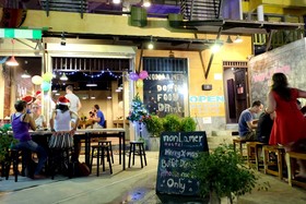 Non La mer Hostel