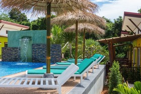 Pinky Bungalow