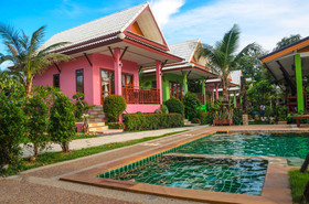 Pinky Bungalow