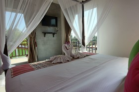 Pinky Bungalow