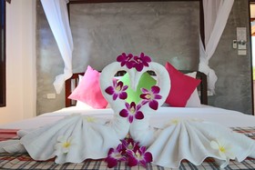 Pinky Bungalow