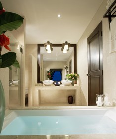 Rawi Warin Resort & Spa