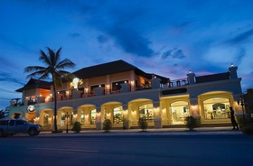 Rawi Warin Resort & Spa