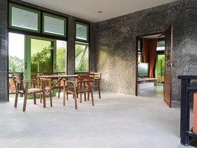 Tonmai Suites