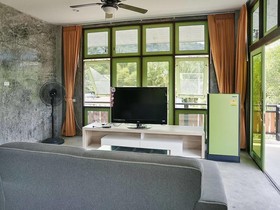 Tonmai Suites
