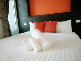 The sea @ Lanta Hotel