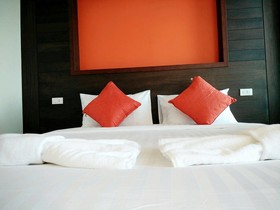 The sea @ Lanta Hotel