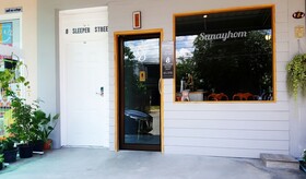 8 Sleeper Street Hostel