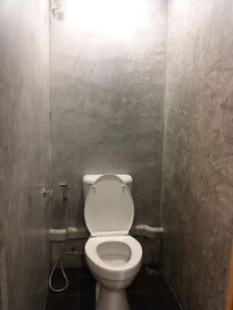 8 Sleeper Street Hostel