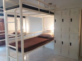 8 Sleeper Street Hostel