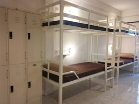 8 Sleeper Street Hostel