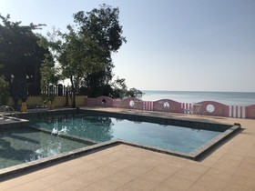 Anyavee Nam Mao Beach Resort