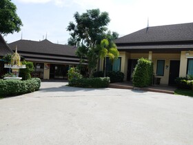 Aonang Oscar Pool Villas