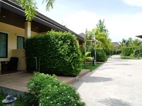 Aonang Oscar Pool Villas