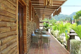 Phuvara Boutique