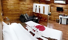 Phuvara Boutique