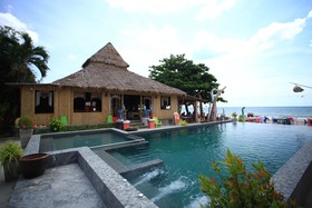 Cha Ba Bungalow & Art Gallery