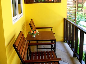 Cha Ba Bungalow & Art Gallery