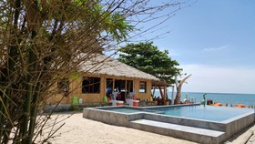 Cha Ba Bungalow & Art Gallery
